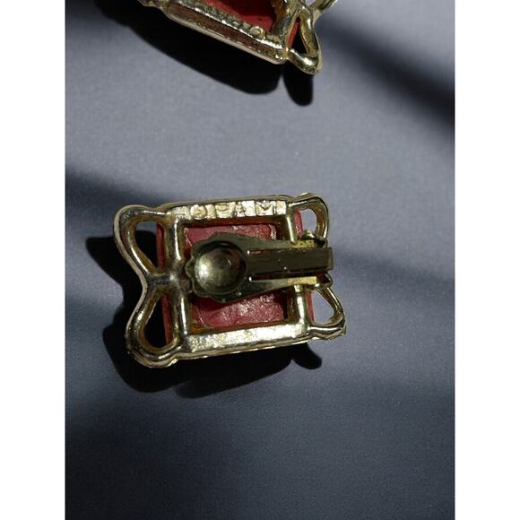 Vintage 50s PAM Pink Lucite Gold Crescent Moon Lucite Clip On Earrings Rectangle - Picture 6 of 6